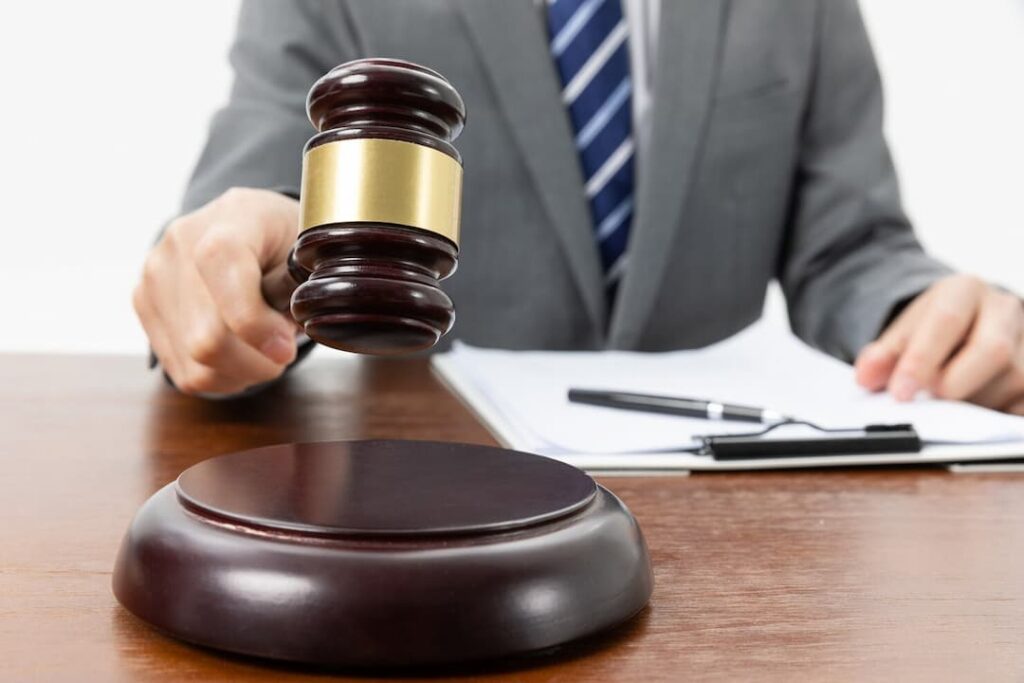 Todo sobre el Desahucio por Precario: Derechos, Procedimientos y Casos Prácticos 2 juez
