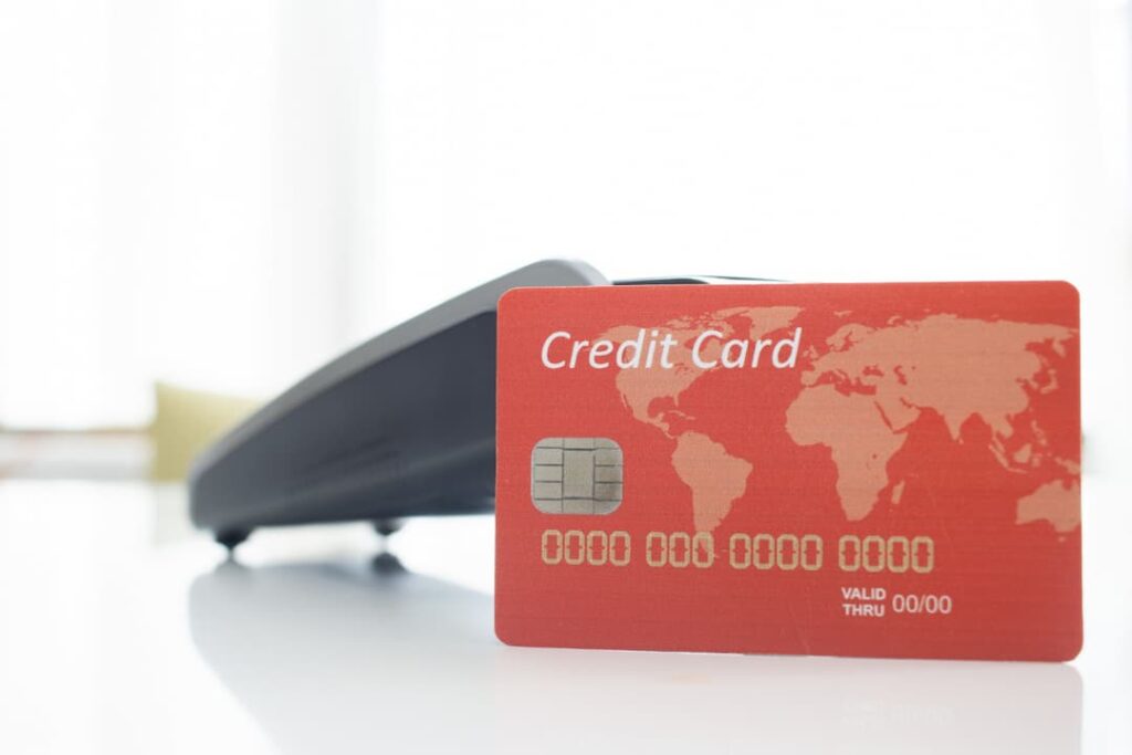 tarjeta de crédito con punto de venta de fondo